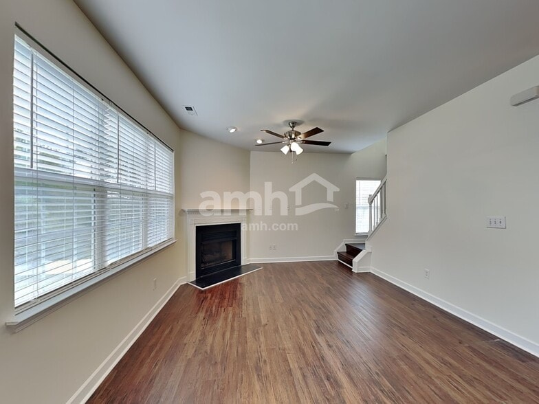 Building Photo - 4219 Kiser Woods Dr SW
