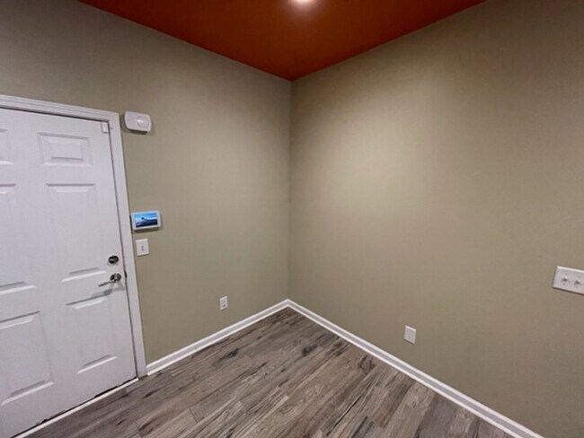 Building Photo - 8203 Saltwood Pl