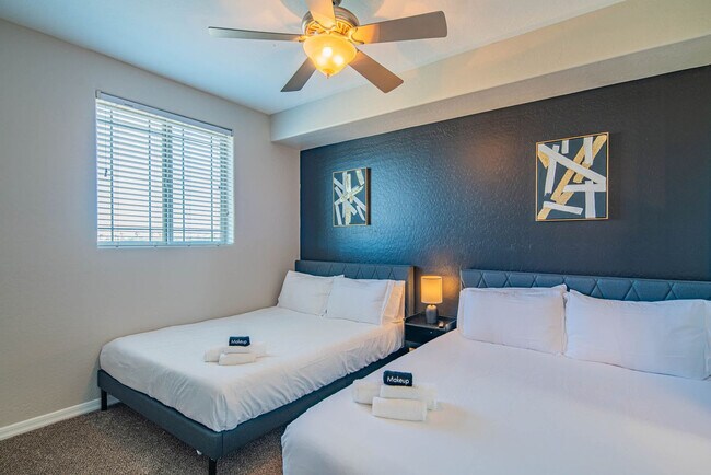 Building Photo - 1275 E University Dr