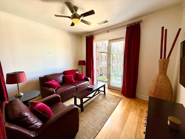 Building Photo - Pristine 1 bedroom, 1 bath in Perkins Rowe