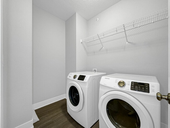 Building Photo - 4461 Lower Beaver Rd