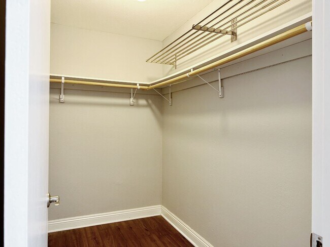 Building Photo - Spacious Single-Level Attached Home w/ Yard
