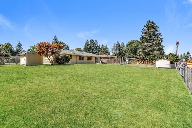 Building Photo - East Hill Rambler