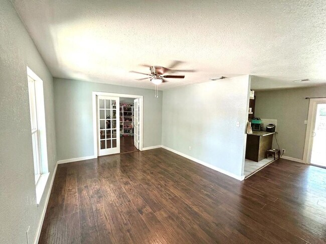 Building Photo - *COMING SOON* *MOVE IN SPECIAL* Spacious 3BR with Office & Large Fenced Backyard!