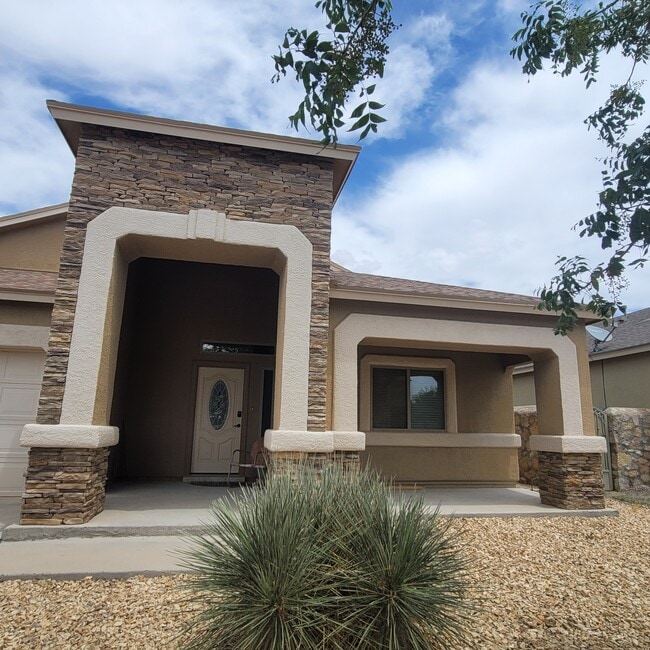 Primary Photo - 14513 Meadow Lawn