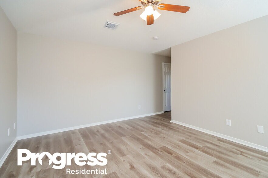 Building Photo - 3121 Centennial Village Dr