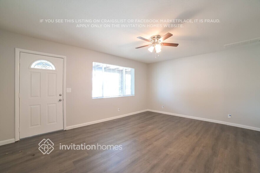 Building Photo - 3326 W Larkspur Dr