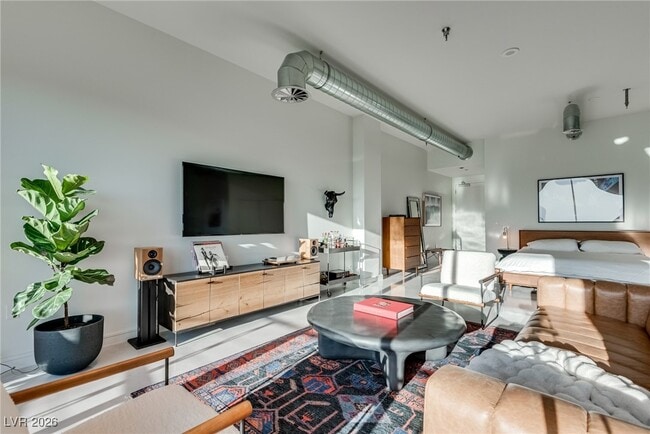 Building Photo - 200 Hoover Ave