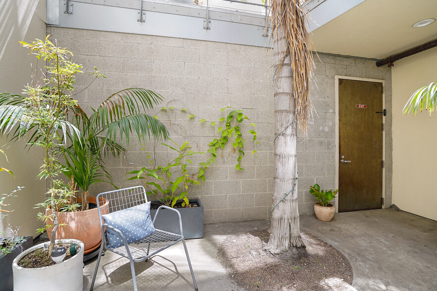 Private Deck - 712 Bryant St