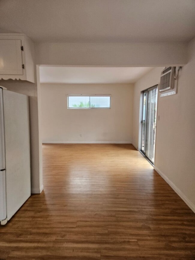 Building Photo - MOVE IN SPECIAL: Charming 2 Bedroom/1 Bath...