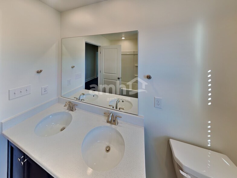 Building Photo - 122 Marin Dr