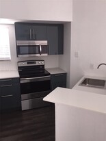 Building Photo - 13060 Vista Isles Dr