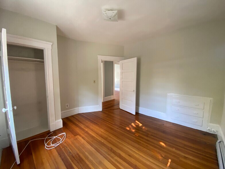 Building Photo - 49 Conwell Ave