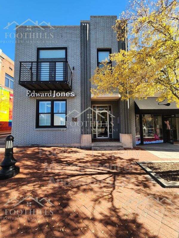 Primary Photo - 216 N Main St