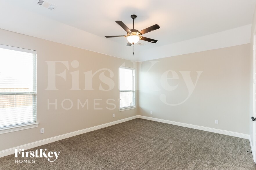 Building Photo - 541 Hay Meadow Dr