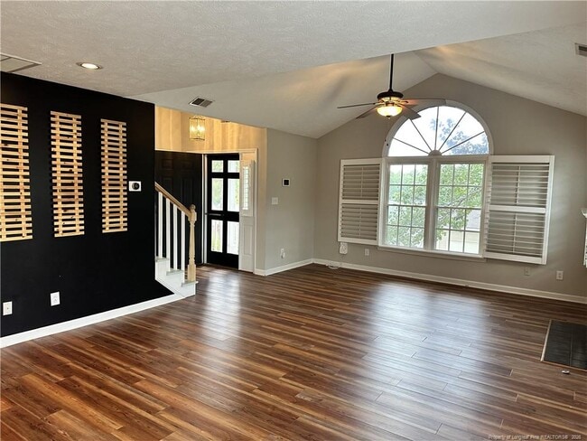 Building Photo - 2940 Amelia Dr