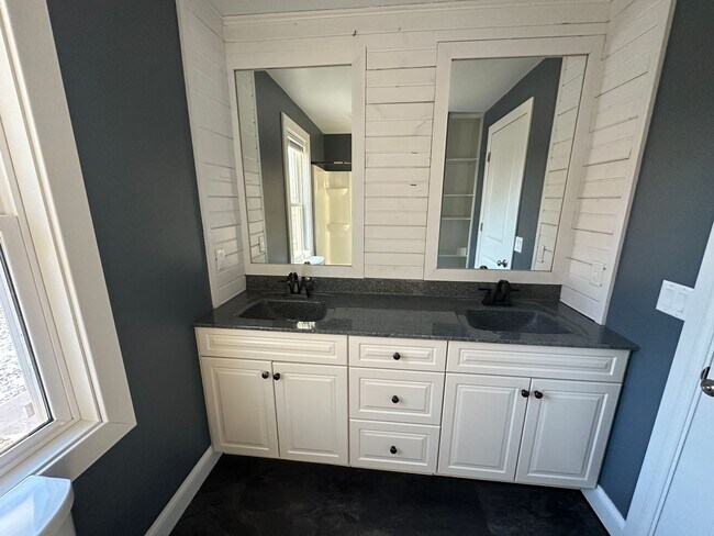 Building Photo - Spacious 4 Bedroom Home Available for Rent in Orange City