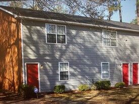 Building Photo - 2703 Doncaster Dr