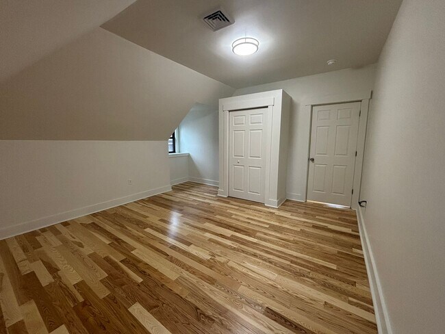 Building Photo - 1115 N Negley Ave