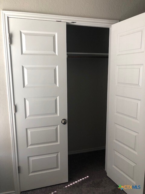 Building Photo - 2537 Ayers Dr