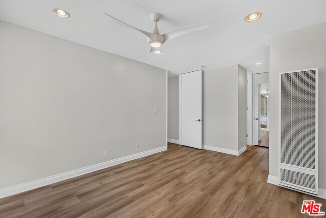 Building Photo - 6305 Green Valley Cir