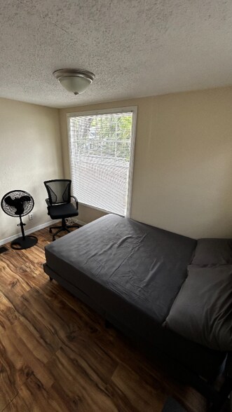 Building Photo - 1104 E Genesee St