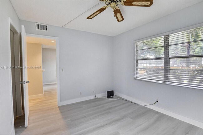Building Photo - 701 SW 128th Ave