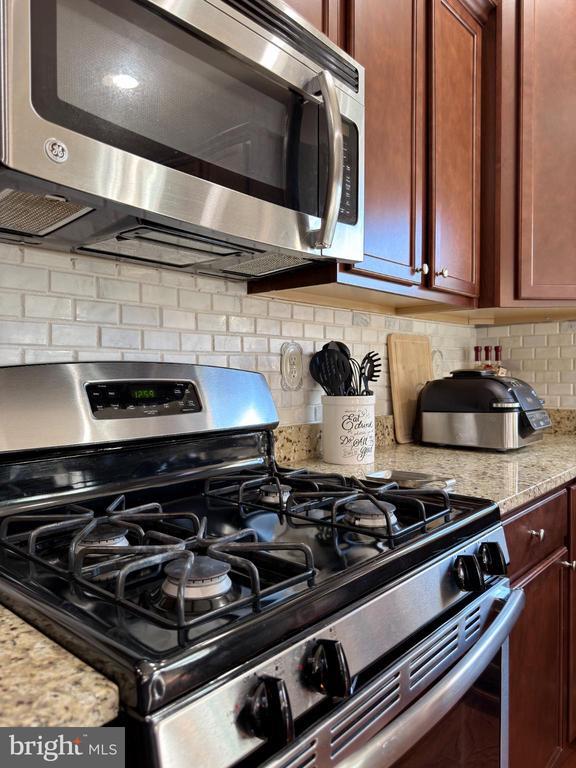 Building Photo - 2711 Coppersmith Pl
