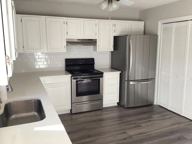 Building Photo - Charming 2-Bedroom Townhome in Bent Creek – Available March 10th