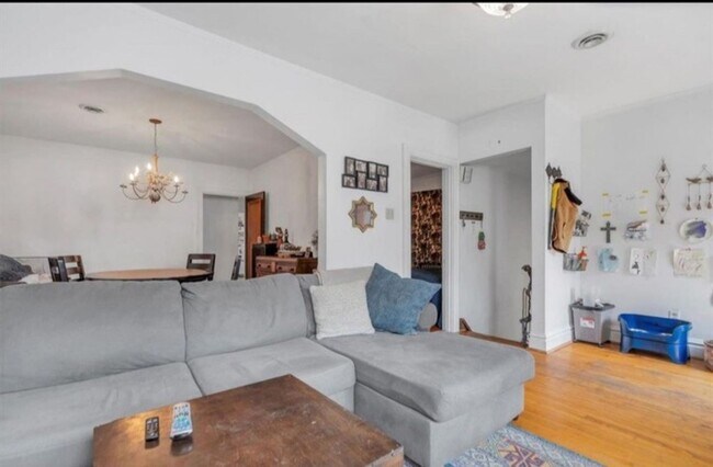 Building Photo - 5927 Coronado Ave