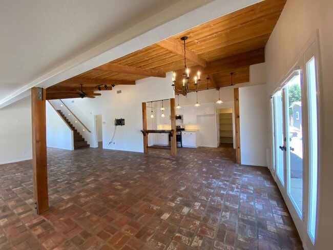 Building Photo - Great 3-Bedroom Home – Peaceful Country Living Just 8 Minutes from Hwy 78!