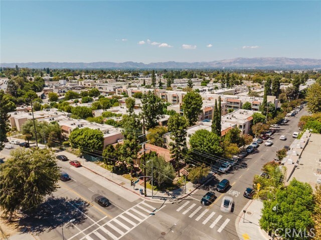 Building Photo - 18307 Burbank Blvd