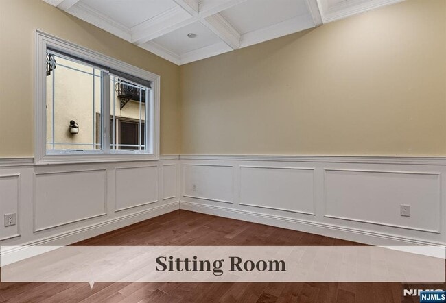 Building Photo - 230 Hillcrest Rd