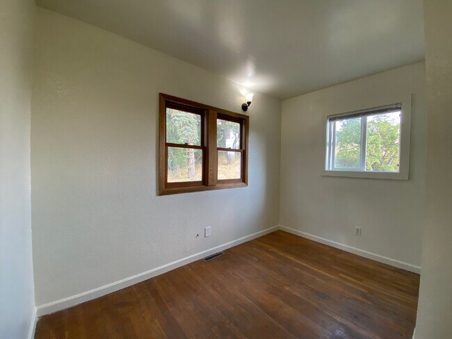 Building Photo - 123 Styner Ave