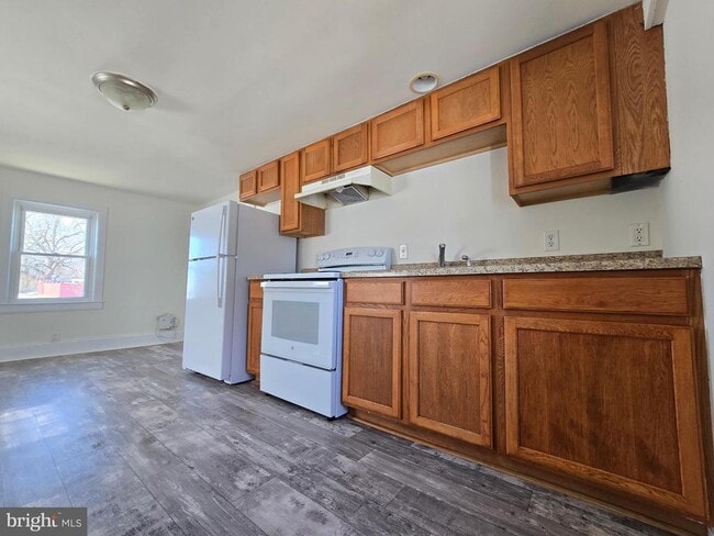 Building Photo - 76 Chestnut St