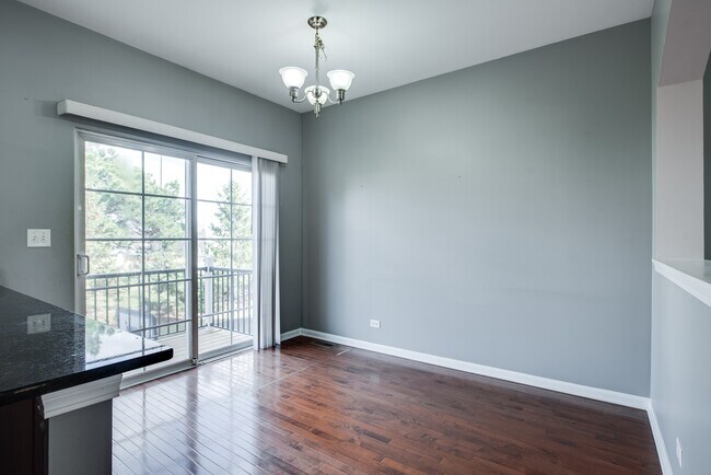 Building Photo - 417 Plaza Pl