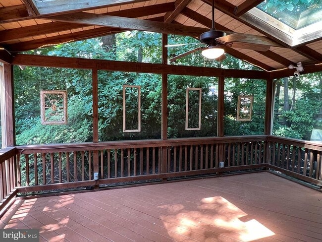 Building Photo - 10101 Alsace Ct