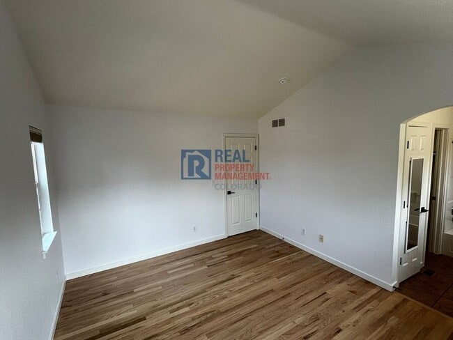 Building Photo - 737 Snowberry St