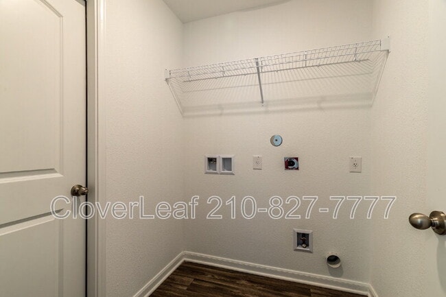 Building Photo - 3870 Trail de Paris