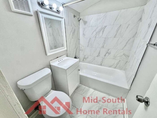 Building Photo - 655 Granada Rd