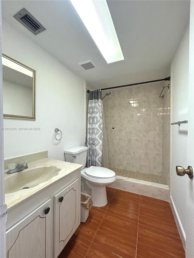 Building Photo - 6005 Del Lago Cir