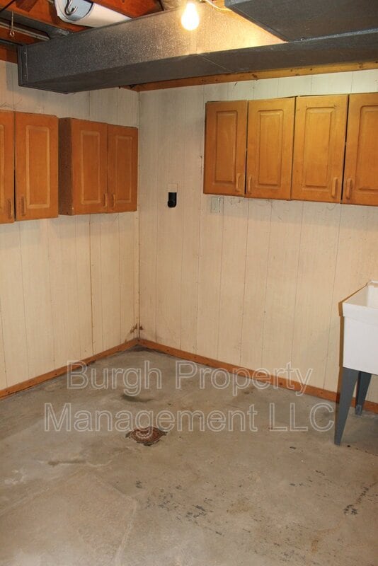 Building Photo - 501 Tyler Dr