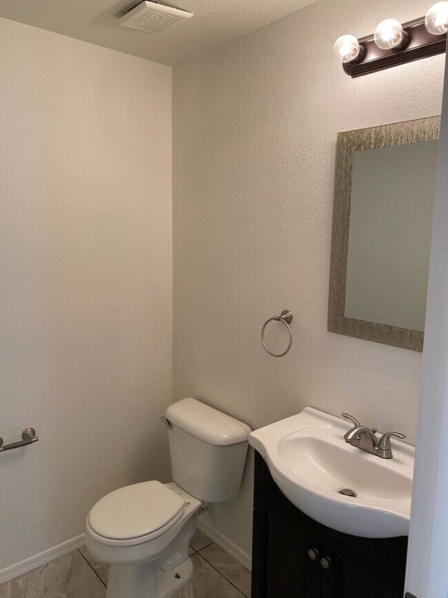 Building Photo - 4150 E Azurite Rd