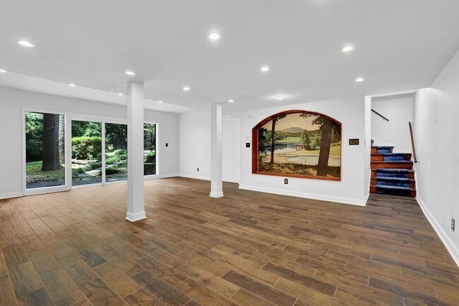 Building Photo - 505 River Valley Rd NW