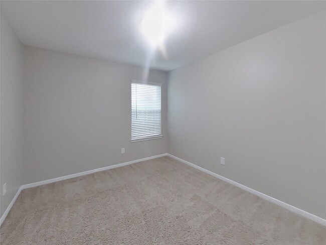 Building Photo - 328 Summer Horse Dr
