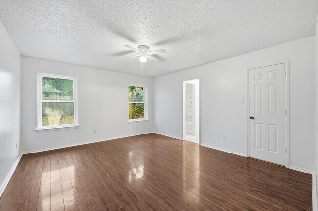 Building Photo - 6444 Whitehurst Dr