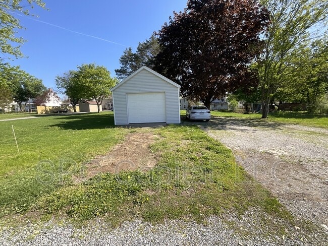 Building Photo - 12986 Main St