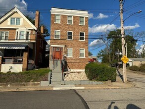 Building Photo - 526 Junilla St