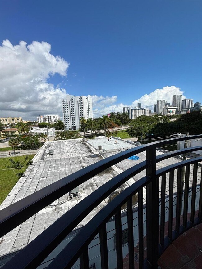 Building Photo - 501 SW 1st St