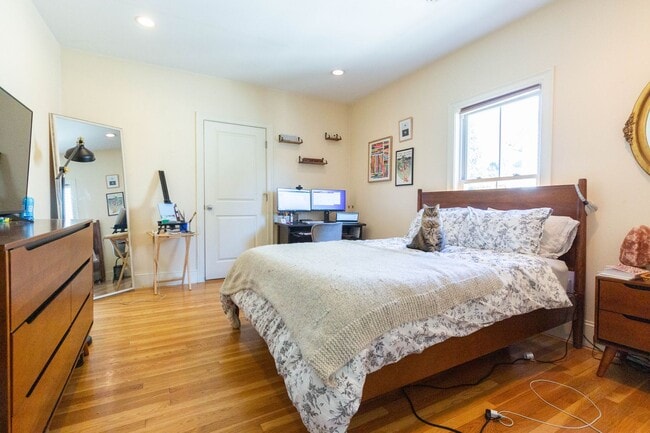 Building Photo - Brighton 4 Bed – Renovated – Central A/C – No Fee – 6/1
